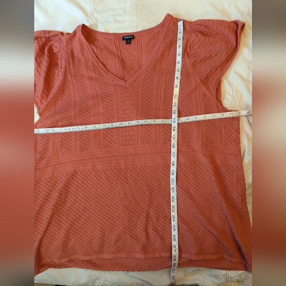 Torrid size 5 (5X) knit short sleeve salmon super soft sweater VGUC - Picture 3 of 4